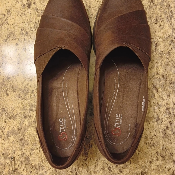 Women size 11 B-true by Baretraps brown shoe - Picture 2 of 6
